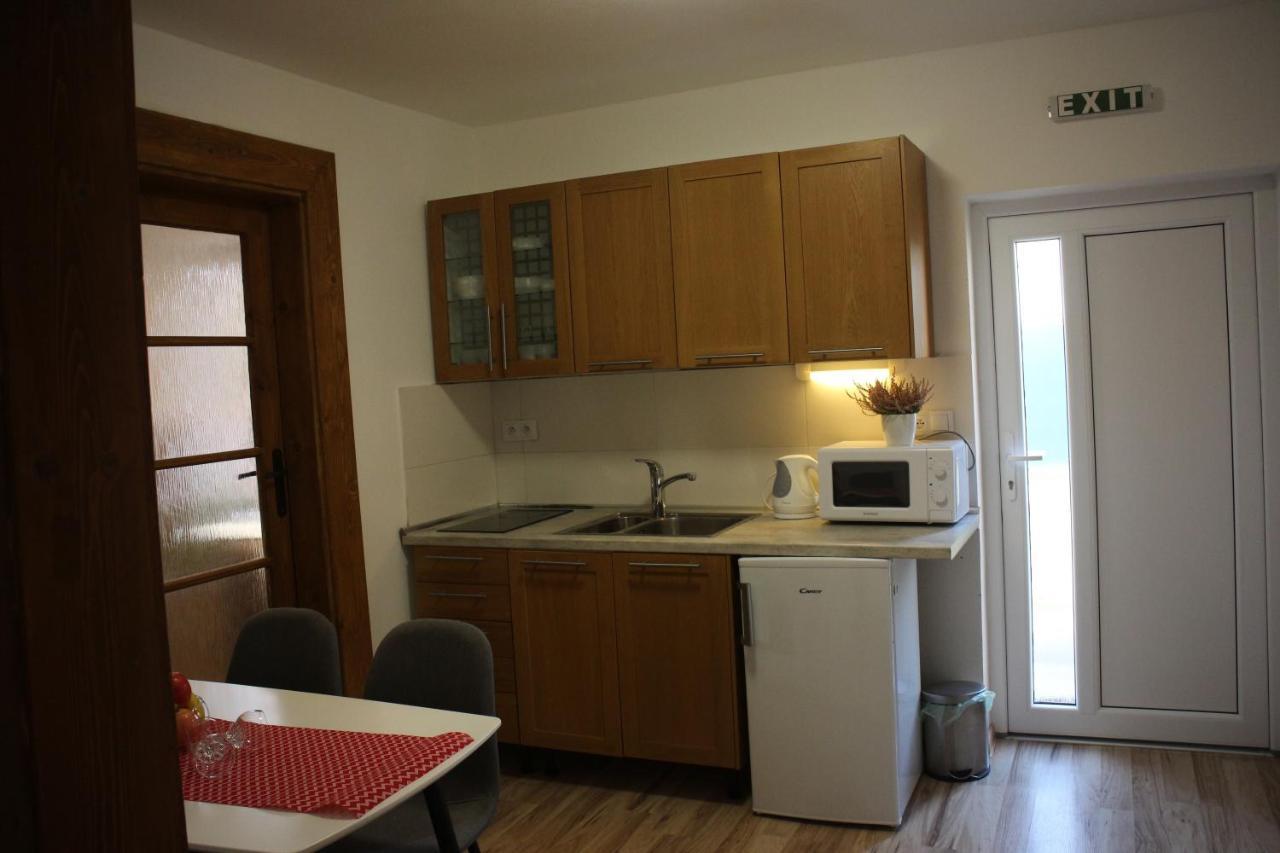 Apartmanovy Dom Maria บันสกา ชีอาว์นีซา ภายนอก รูปภาพ