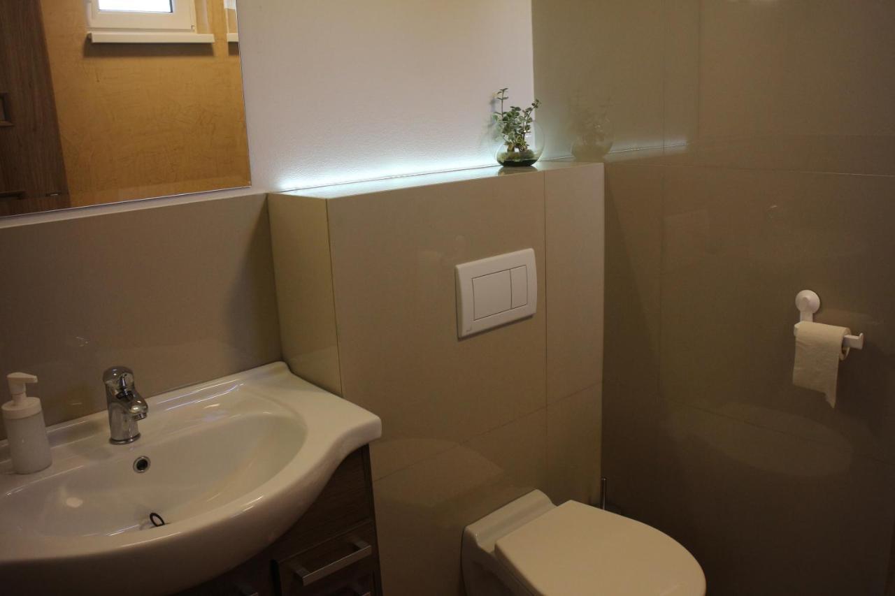 Apartmanovy Dom Maria บันสกา ชีอาว์นีซา ภายนอก รูปภาพ
