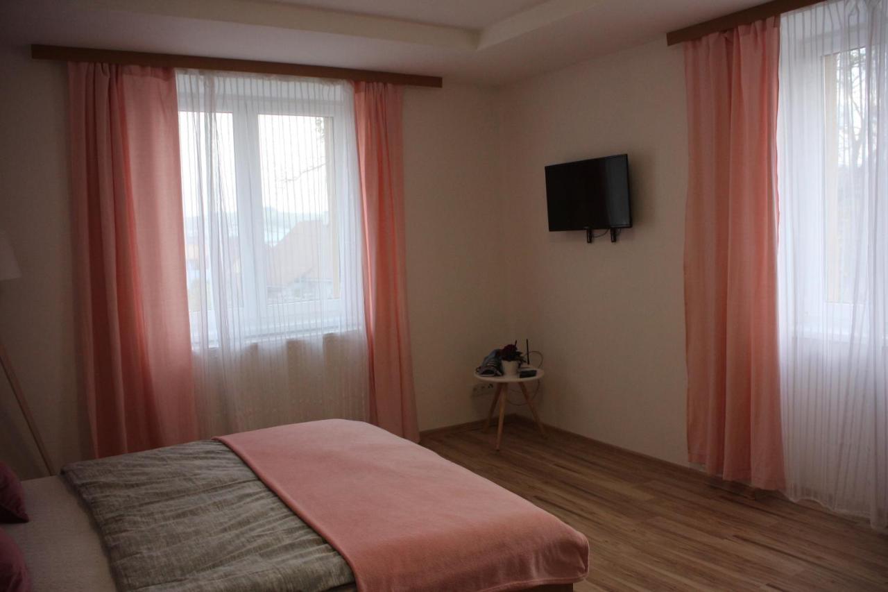 Apartmanovy Dom Maria บันสกา ชีอาว์นีซา ภายนอก รูปภาพ