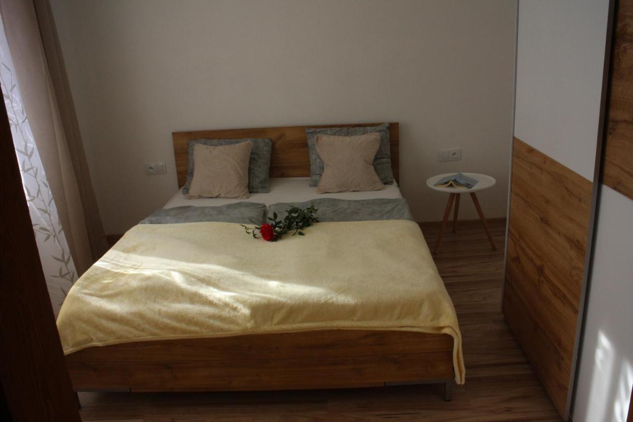Apartmanovy Dom Maria บันสกา ชีอาว์นีซา ภายนอก รูปภาพ
